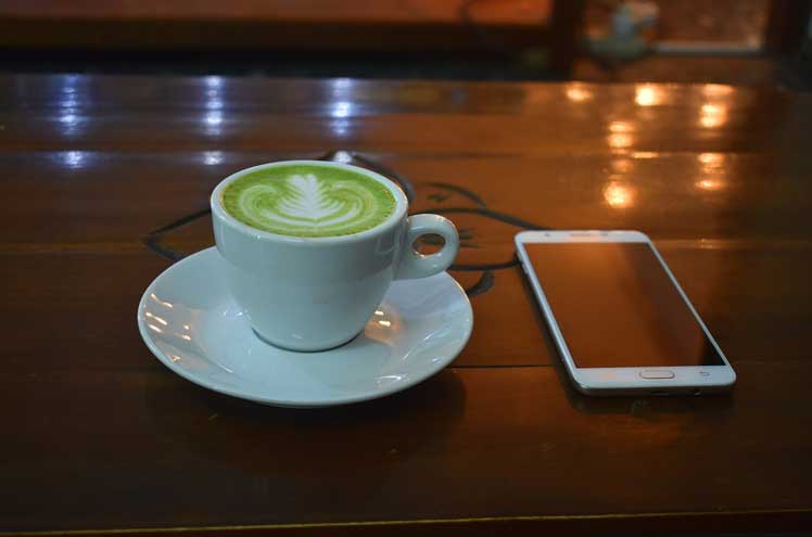 Zelf green tea latte maken